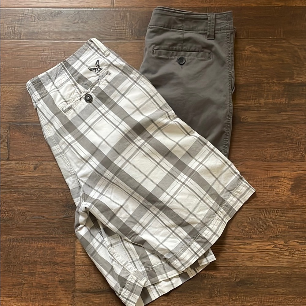 2 pair men’s shorts